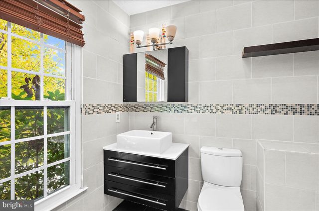 2009 HERITAGE DR, Baltimore, MD 21209