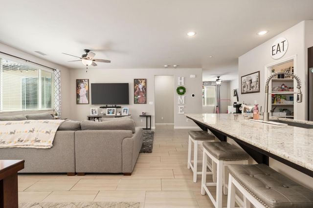 4110 Sussex Avenue, Clovis, CA 93619