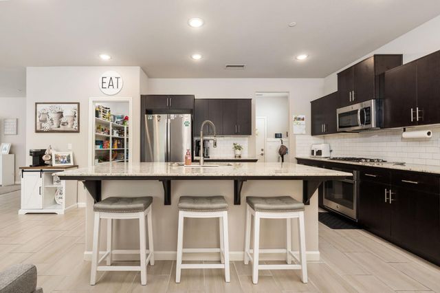 4110 Sussex Avenue, Clovis, CA 93619