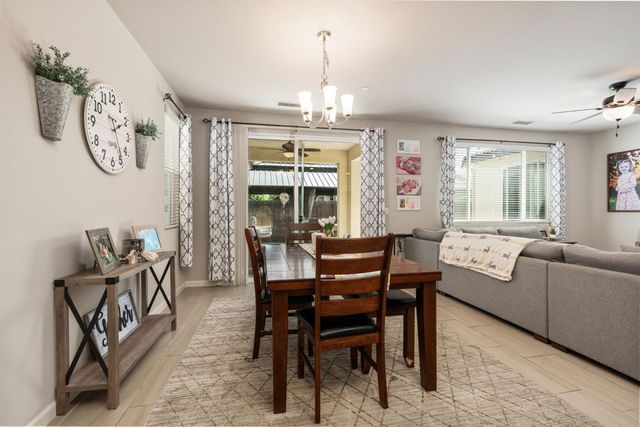 4110 Sussex Avenue, Clovis, CA 93619