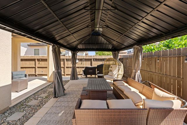 4110 Sussex Avenue, Clovis, CA 93619