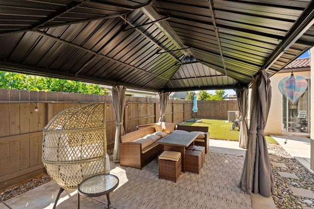 4110 Sussex Avenue, Clovis, CA 93619