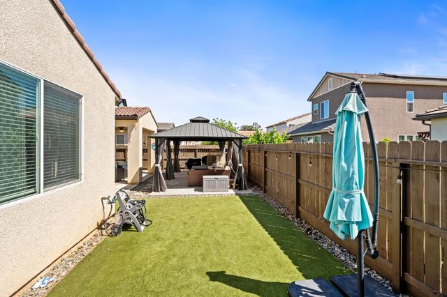 4110 Sussex Avenue, Clovis, CA 93619