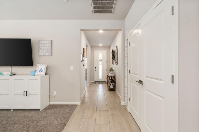 4110 Sussex Avenue, Clovis, CA 93619