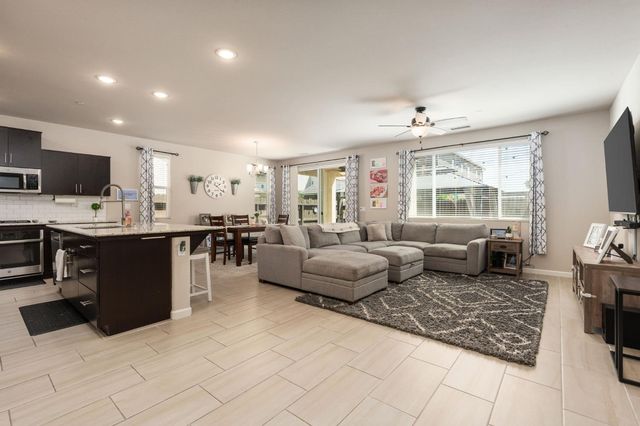 4110 Sussex Avenue, Clovis, CA 93619