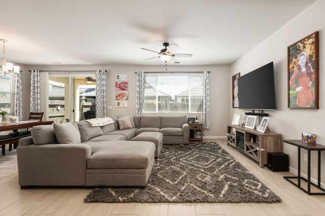 4110 Sussex Avenue, Clovis, CA 93619