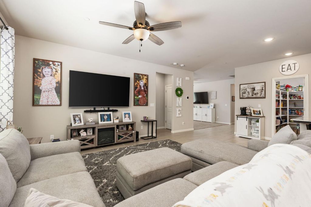 Image 10 of property listing at 4110 Sussex Avenue, Clovis, CA 93619