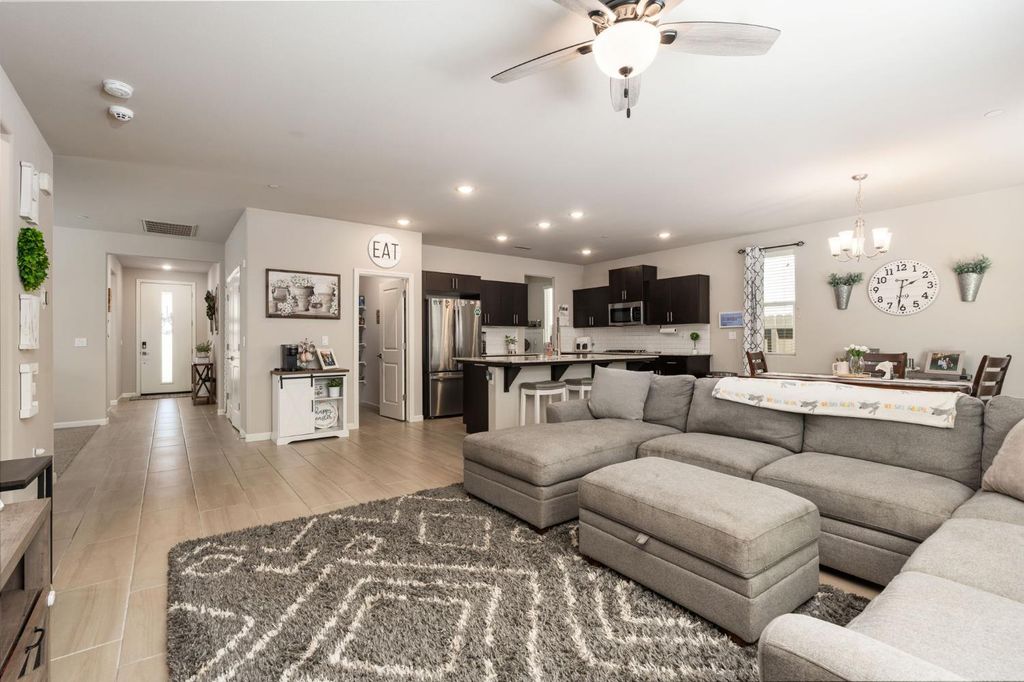 Image 12 of property listing at 4110 Sussex Avenue, Clovis, CA 93619