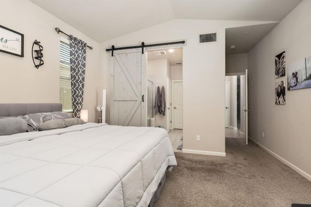 Image 25 of property listing at 4110 Sussex Avenue, Clovis, CA 93619