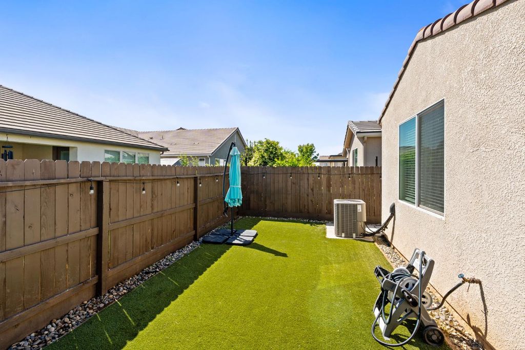 Image 41 of property listing at 4110 Sussex Avenue, Clovis, CA 93619