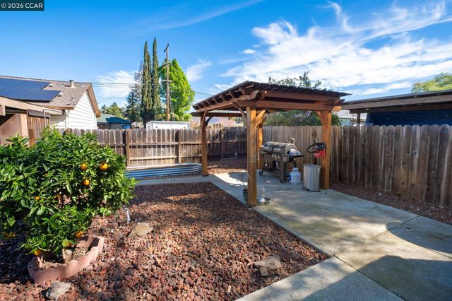 5070 Bonwell Dr, Concord, CA 94521