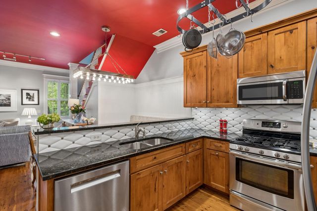 30 Mary Street Unit 6, Charleston, SC 29403