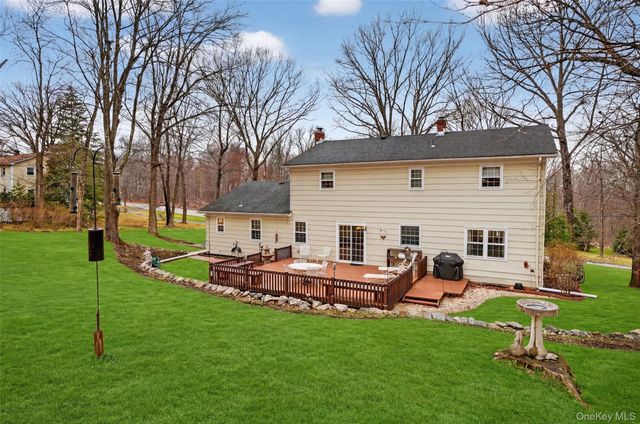 541 Giordano Drive, Yorktown Heights, NY 10598