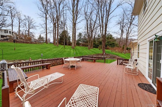 541 Giordano Drive, Yorktown Heights, NY 10598