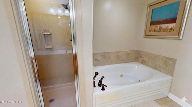 1200 Beach Drive, 306, Gulfport, MS 39507