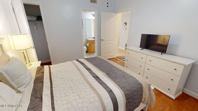 1200 Beach Drive, 306, Gulfport, MS 39507