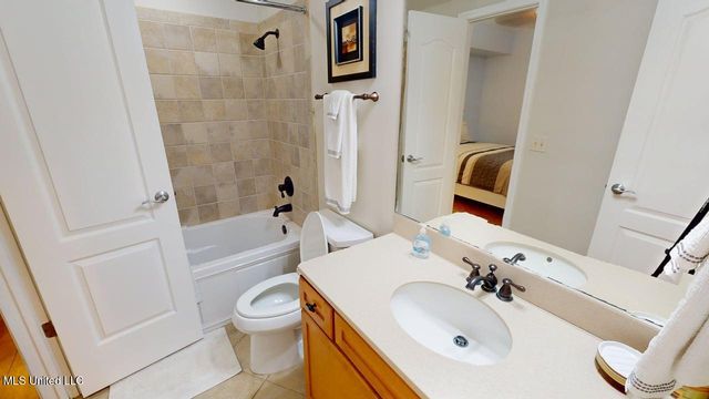 1200 Beach Drive, 306, Gulfport, MS 39507