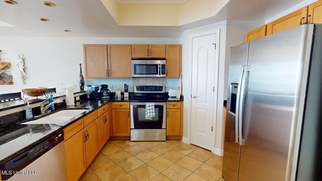 1200 Beach Drive, 306, Gulfport, MS 39507