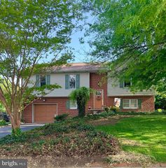 107 NORTHVIEW DR, Hanover, PA 17331