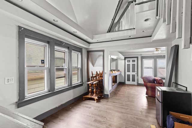 2850 N 28th STREET, Milwaukee, WI 53210