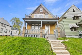 2850 N 28th STREET, Milwaukee, WI 53210