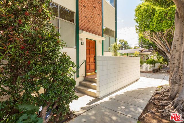 1304 Berkeley Street 3, Santa Monica, CA 90404
