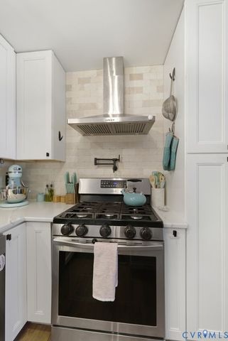 3261 Summerbrooke Dr, North Chesterfield, VA 23235