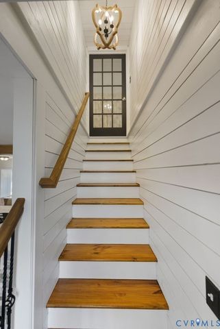 3261 Summerbrooke Dr, North Chesterfield, VA 23235