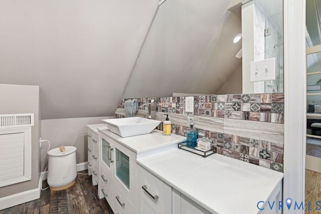 3261 Summerbrooke Dr, North Chesterfield, VA 23235