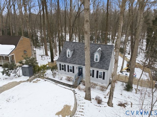 3261 Summerbrooke Dr, North Chesterfield, VA 23235