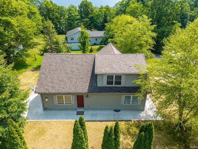 1945 E 770 S, Wolcottville, IN 46795