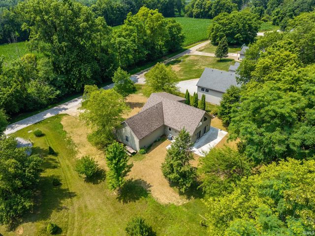 1945 E 770 S, Wolcottville, IN 46795