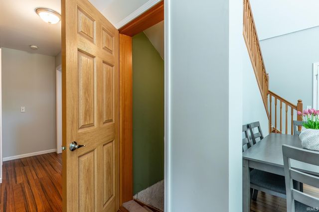 1945 E 770 S, Wolcottville, IN 46795