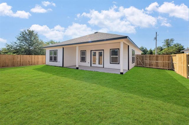 1683 County Road 3556, Cleveland, TX 77327