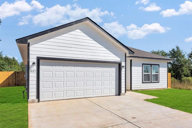 1683 County Road 3556, Cleveland, TX 77327