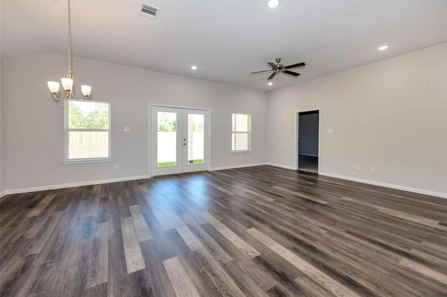 1683 County Road 3556, Cleveland, TX 77327