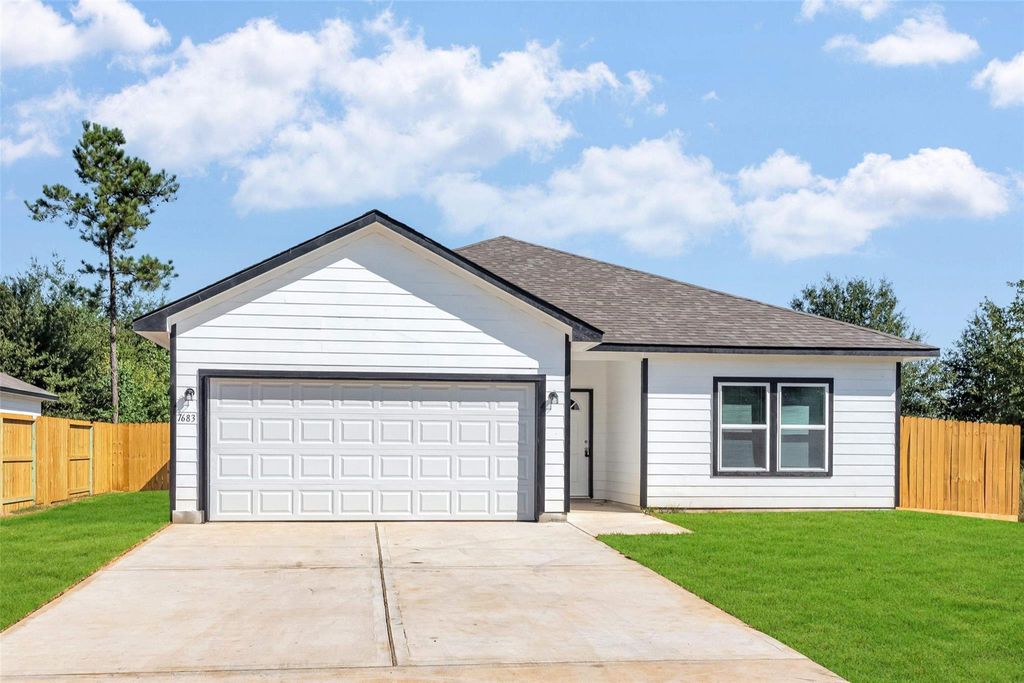 1683 County Road 3556, Cleveland, TX 77327