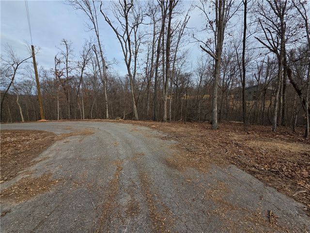 Whithorn Lane, Bella Vista, AR 72715