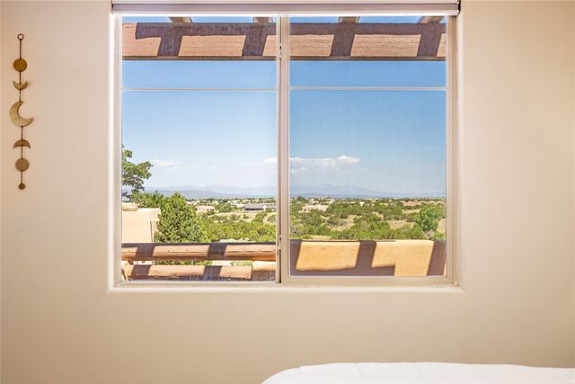 20 Emory Pass, Santa Fe, NM 87508