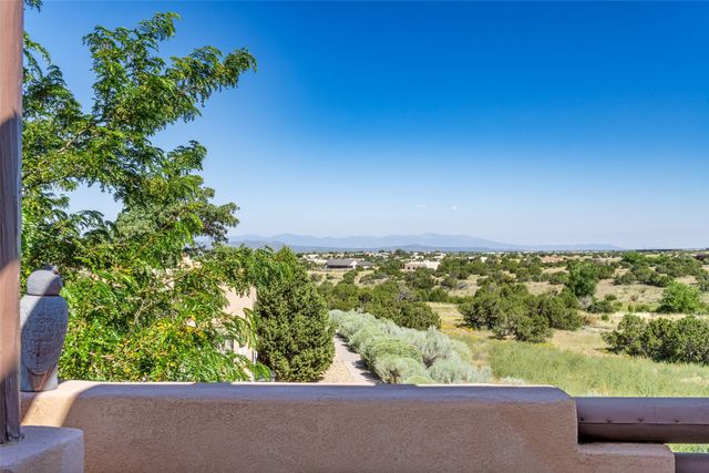 20 Emory Pass, Santa Fe, NM 87508