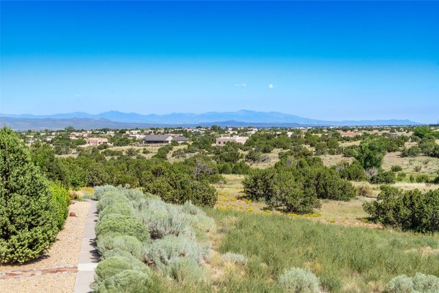 20 Emory Pass, Santa Fe, NM 87508