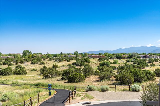 20 Emory Pass, Santa Fe, NM 87508
