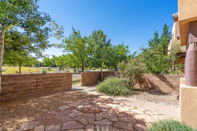 20 Emory Pass, Santa Fe, NM 87508