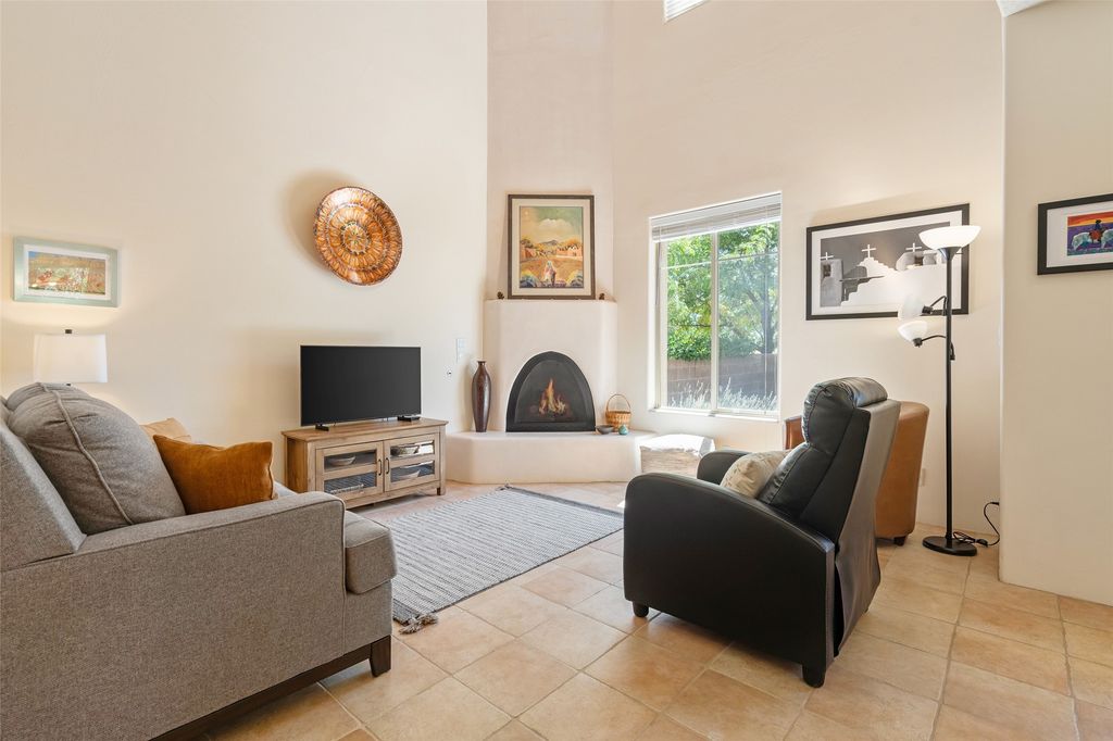 20 Emory Pass, Santa Fe, NM 87508
