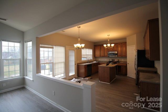 10824 Fountaingrove Drive, Charlotte, NC 28262