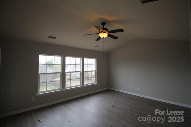 10824 Fountaingrove Drive, Charlotte, NC 28262