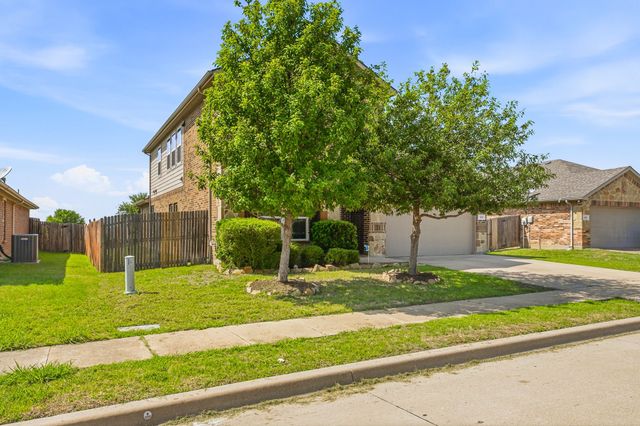 229 Pin Cushion Trail, Burleson, TX 76028