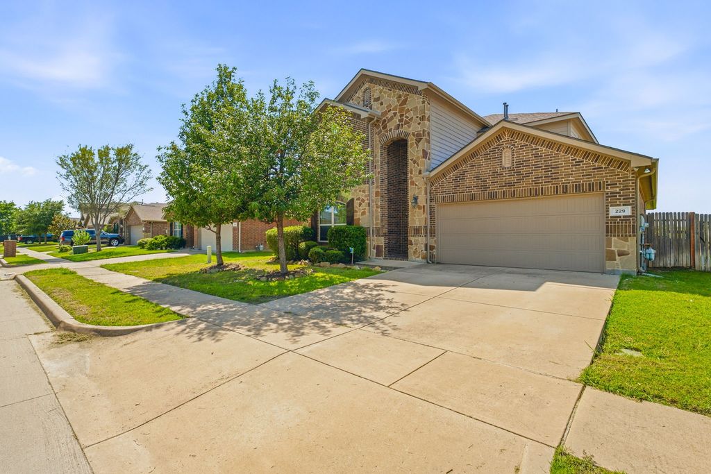 229 Pin Cushion Trail, Burleson, TX 76028