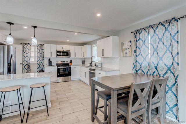 6733 S Ash Way, Centennial, CO 80122