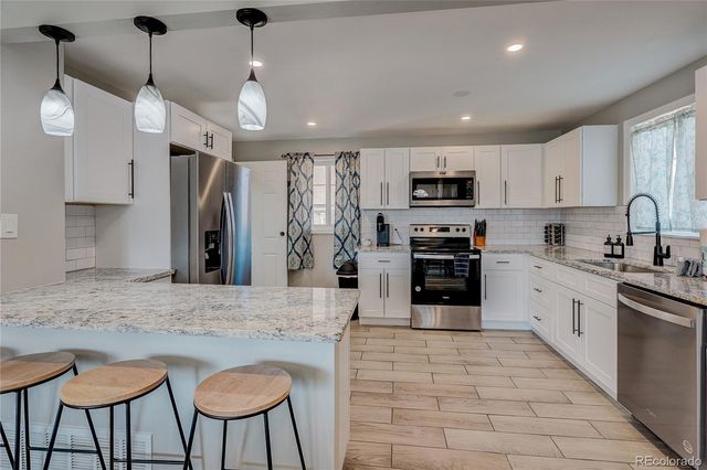 6733 S Ash Way, Centennial, CO 80122